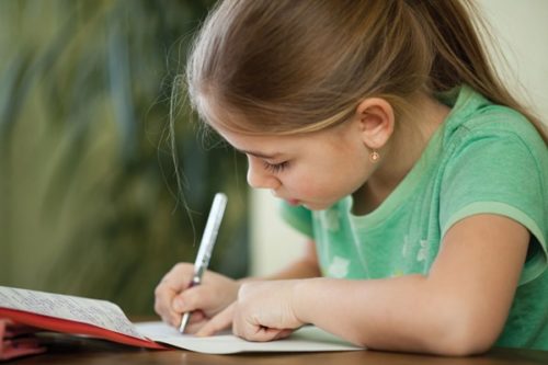 как научить ребенка правильно держать ручку