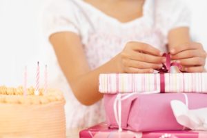 Что подарить девочке 12 лет на день рождения